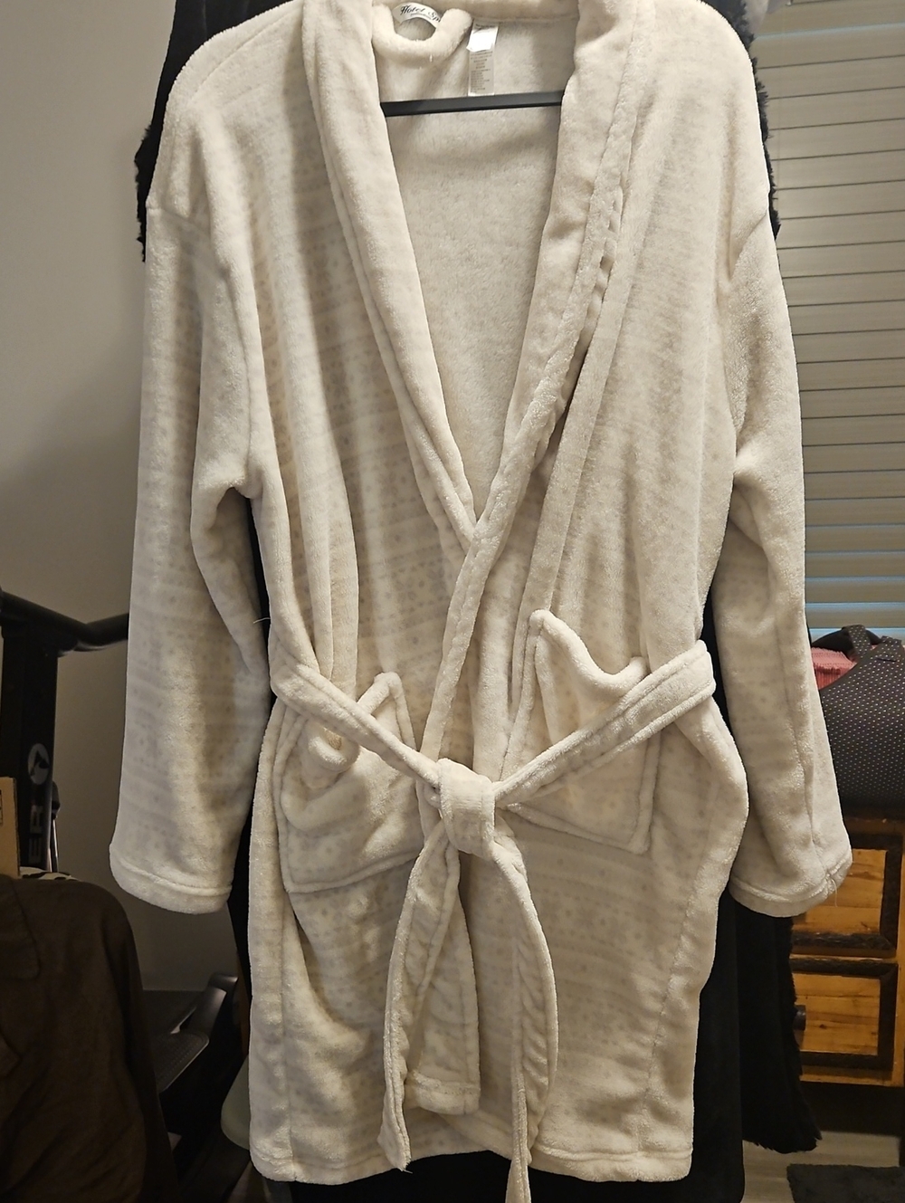 Plush Shawl Collar Robe for Women in Off White